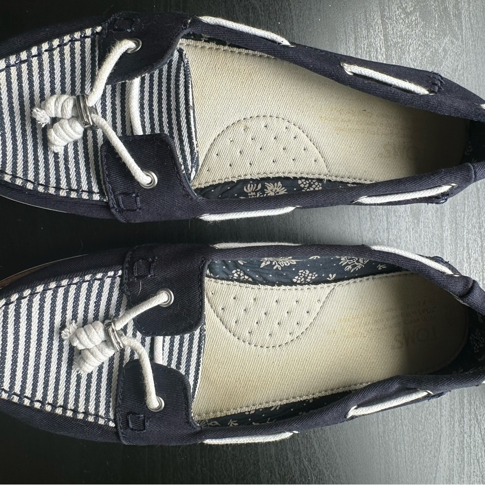 Toms Quincy Flats - navy stripe Size 6.5 Women’s